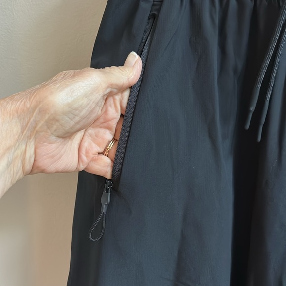 Adidas Women’s Z.N.E. Woven Pants Loose Fit Straight Leg Black NWT Medium - Picture 3 of 12